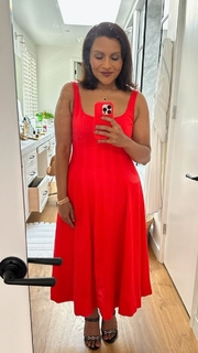 Mindy Kaling feet photo thumbnail