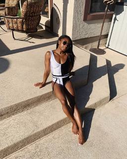 Simone Biles feet photo thumbnail