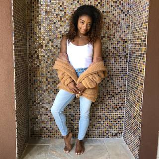 Simone Biles feet photo thumbnail