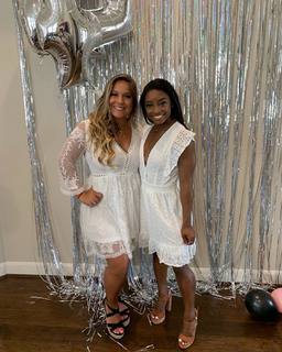 Simone Biles feet photo thumbnail
