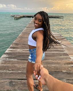 Simone Biles feet photo thumbnail