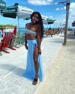 Simone Biles feet photo thumbnail