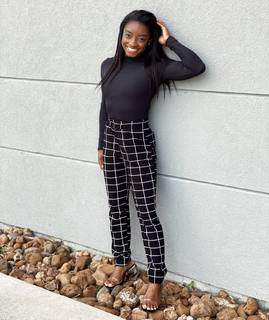 Simone Biles feet photo thumbnail
