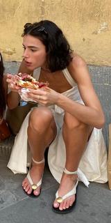 Bruna Marquezine feet photo thumbnail