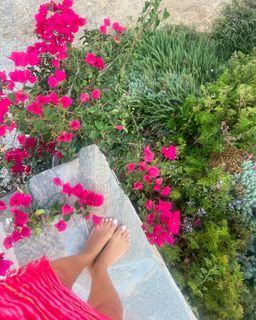 Anna Safroncik feet photo thumbnail
