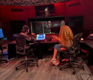 Shakira feet photo thumbnail