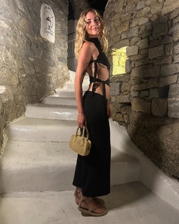Chiara Ferragni feet photo thumbnail