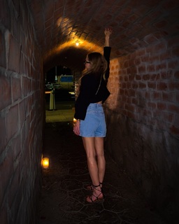 Maggie Lawson feet photo 3
