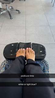 Breckie Hill feet photo thumbnail