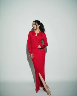 Shraddha Kapoor feet photo thumbnail