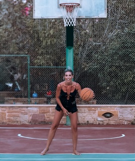 Athina Oikonomakou feet photo thumbnail
