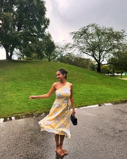 Anushka Sen feet photo thumbnail