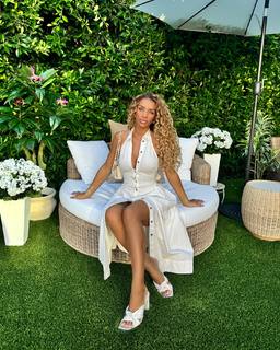Jena Frumes feet photo thumbnail