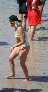 Camila Cabello feet photo thumbnail