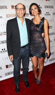 Morena Baccarin feet photo thumbnail