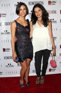 Morena Baccarin feet photo thumbnail