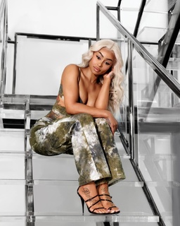 Blac Chyna feet photo thumbnail