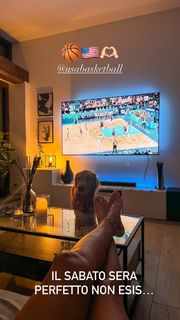 Valentina Vignali feet photo thumbnail