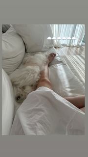 Dakota Fanning feet photo thumbnail
