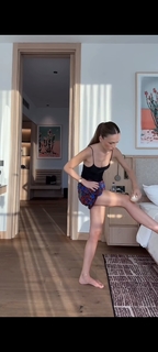 Duygu Özaslan feet photo thumbnail