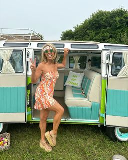 Denise Austin feet photo thumbnail