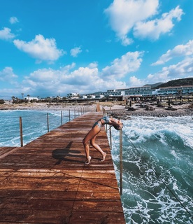 Athina Oikonomakou feet photo thumbnail