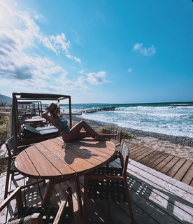 Athina Oikonomakou feet photo thumbnail