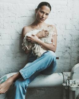 Alicia Vikander feet photo thumbnail