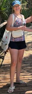 Angela Kinsey feet photo thumbnail