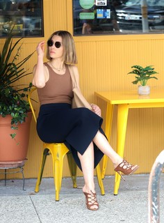 Jessica Biel feet photo thumbnail