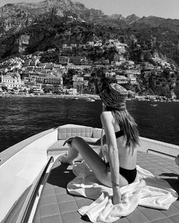 Camila Queiroz feet photo thumbnail