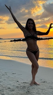 Deborah Secco feet photo thumbnail