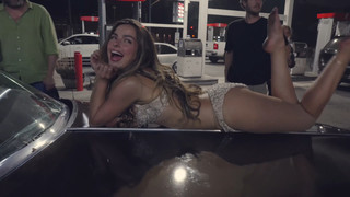 Addison Rae feet photo thumbnail