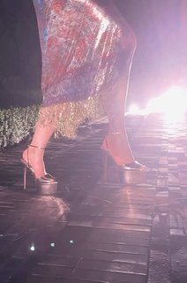 Haifa Wehbe feet photo thumbnail