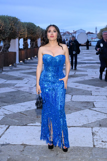 Salma Hayek feet photo thumbnail
