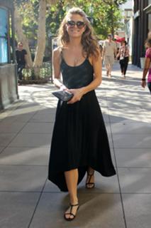 Maria Menounos feet photo thumbnail