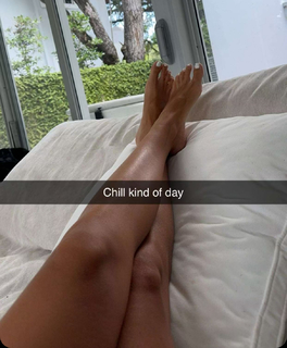 Scarlet Vas feet photo thumbnail