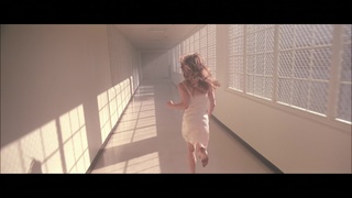 Linda Hamilton feet photo 5
