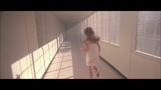 Linda Hamilton feet photo 4