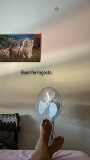 Melita Toniolo feet photo thumbnail