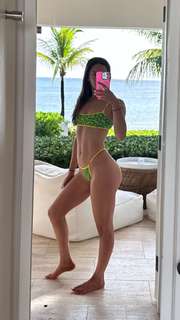 Jen Selter feet photo thumbnail