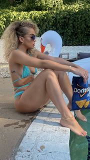Jasmine Sanders feet photo thumbnail