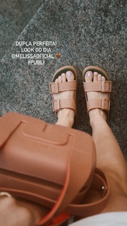 Larissa Manoela feet photo thumbnail