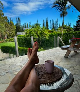 Alessandra Ambrosio feet photo thumbnail