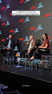 Megan Olivi feet photo thumbnail