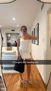 Natalie Noel Mariduena feet photo thumbnail