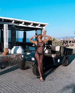 Athina Oikonomakou feet photo thumbnail