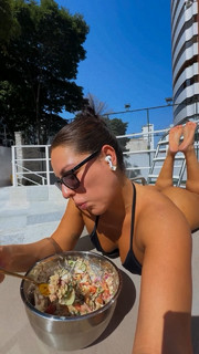 Kéfera Buchmann feet photo thumbnail