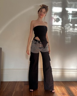 Xenia Tchoumitcheva feet photo thumbnail