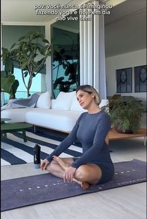 Flávia Alessandra feet photo thumbnail